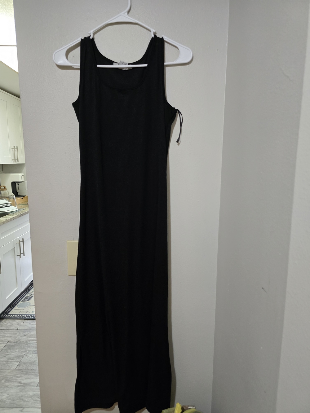 Sleeveless Black Maxi Dress — Timeless Everyday Style